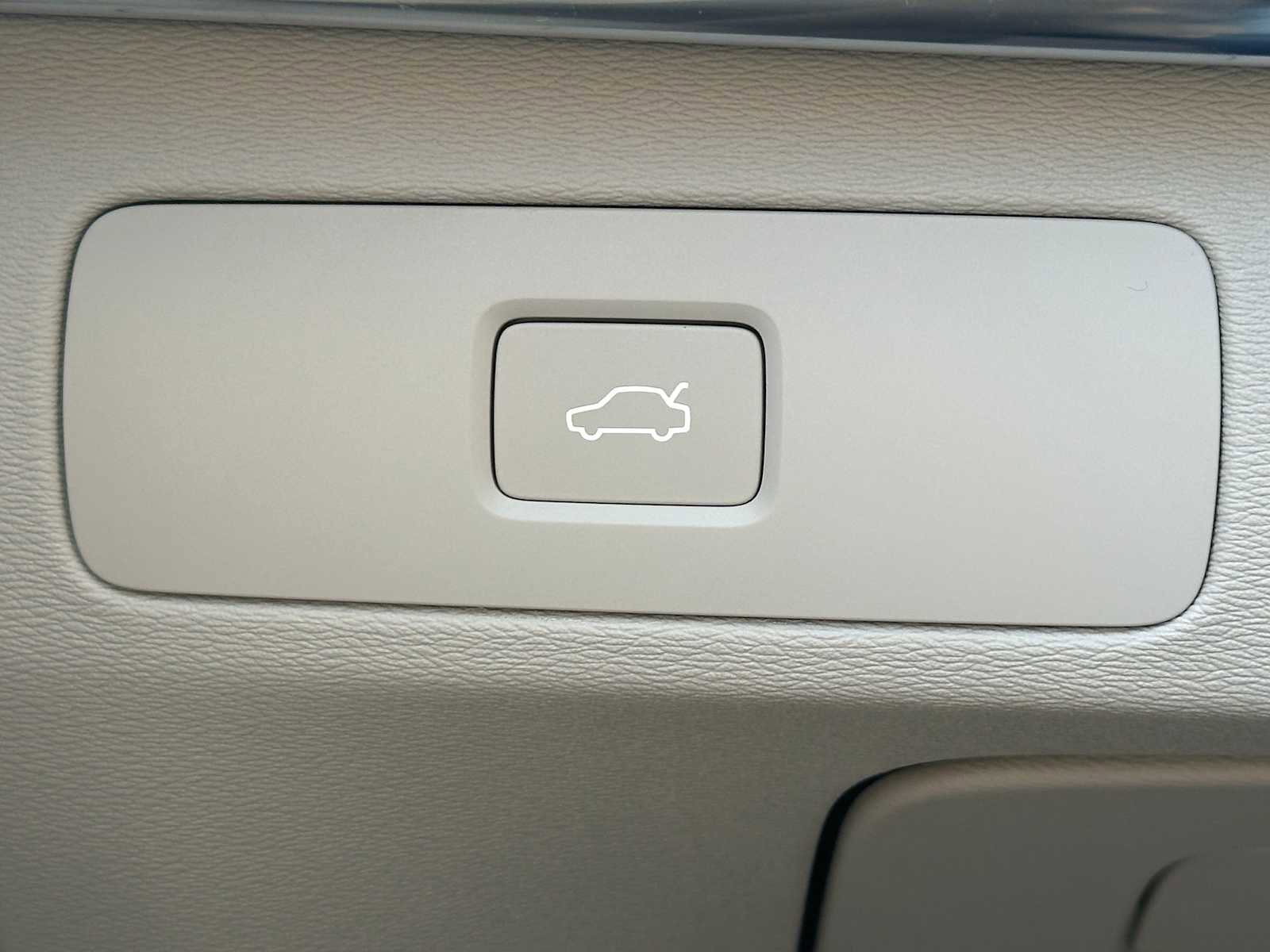 New 2026 Volvo XC90 B5 Ultra image 46