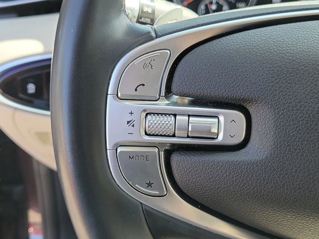 Used 2022 Genesis GV70 2.5T w/ Advanced Package image 21