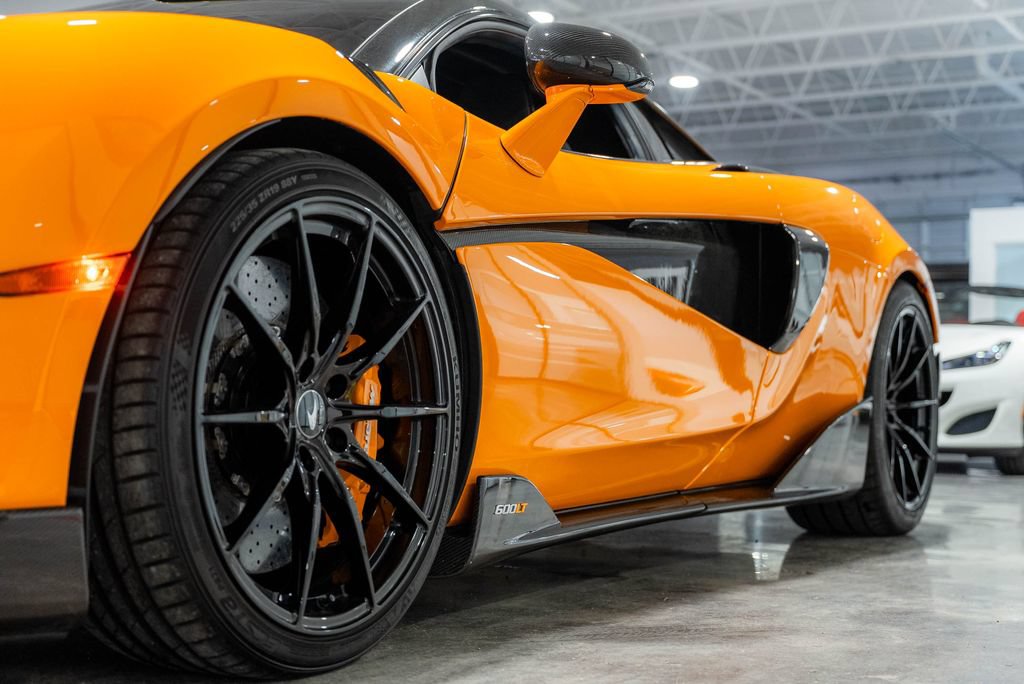 Used 2019 McLaren 600LT RWD image 30
