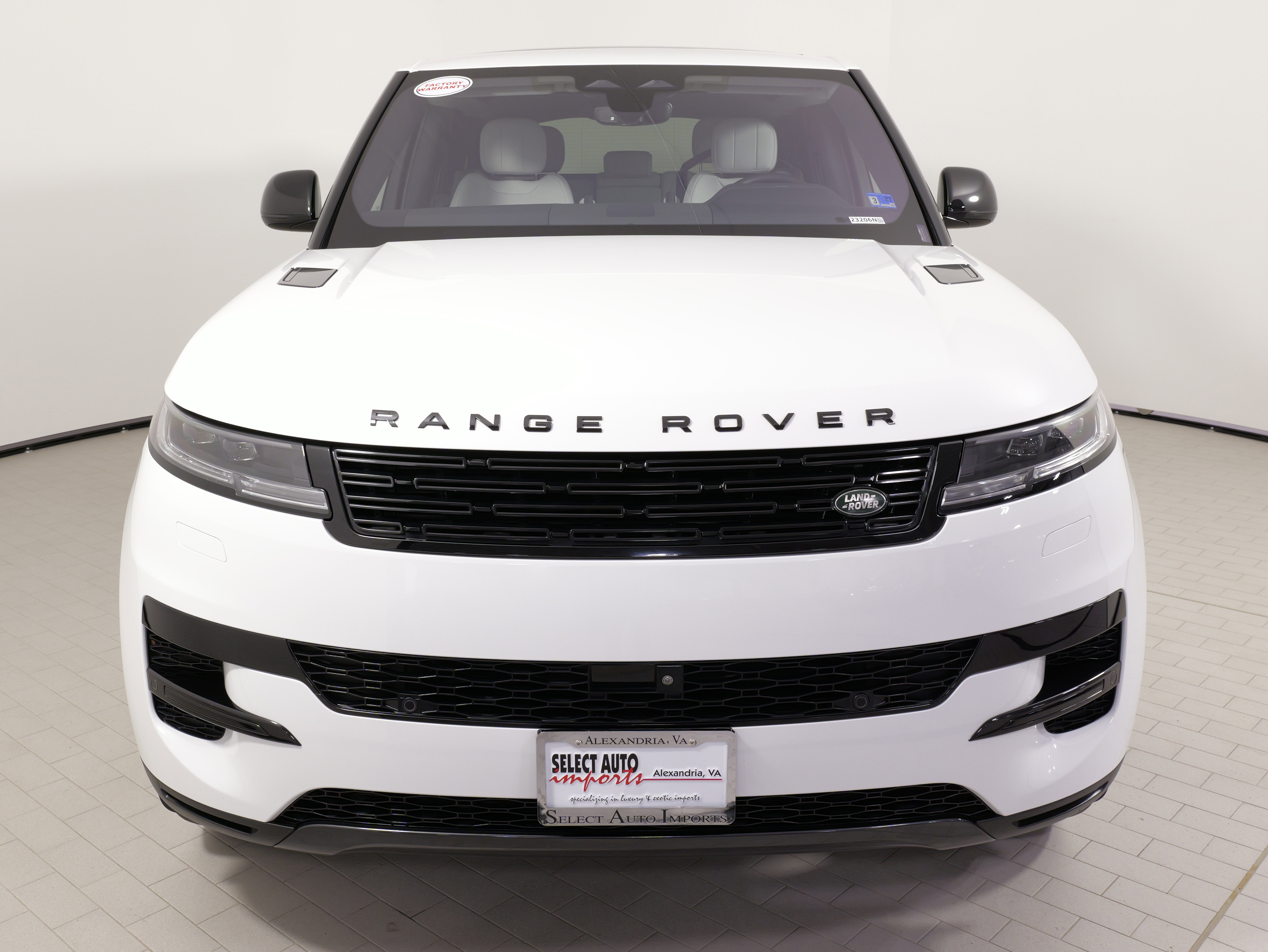 Used 2023 Land Rover Range Rover Sport SE image 5