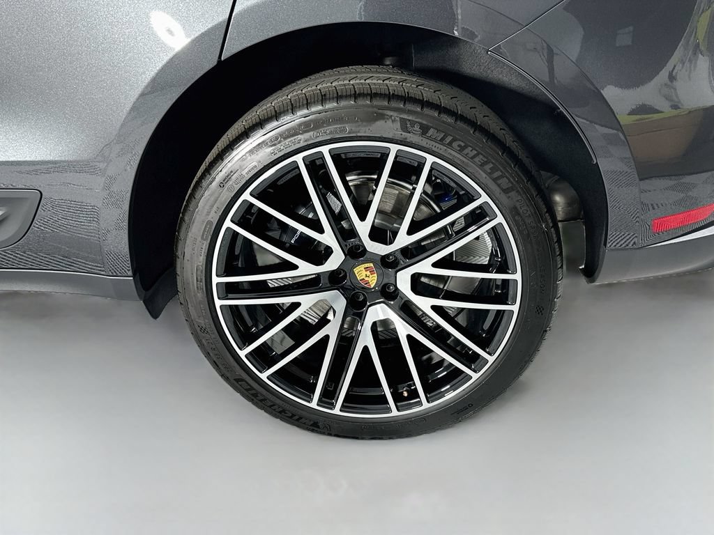 New 2026 Porsche Macan AWD/4WD image 33