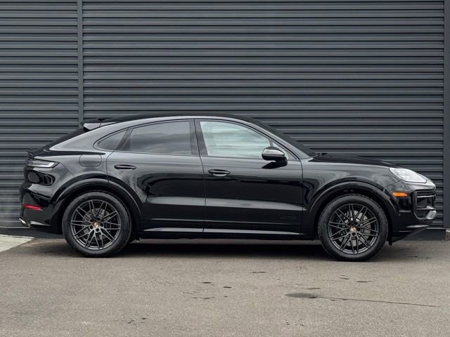 New 2026 Porsche Cayenne GTS image 8