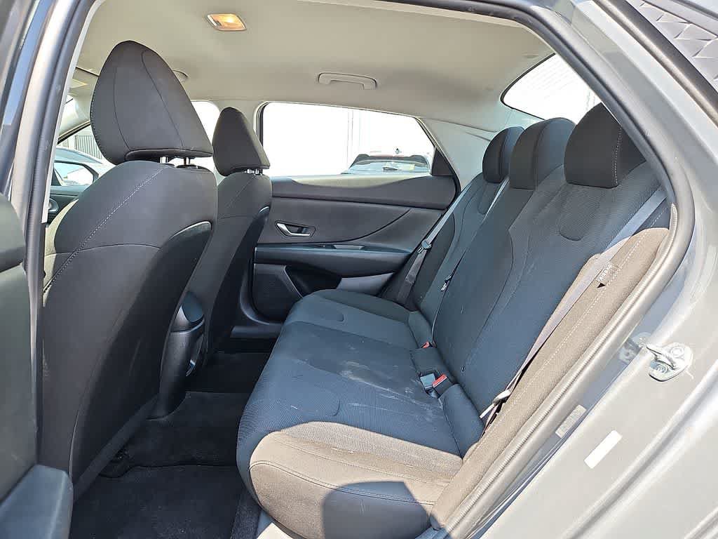 Used 2024 Hyundai Elantra SE FWD image 9
