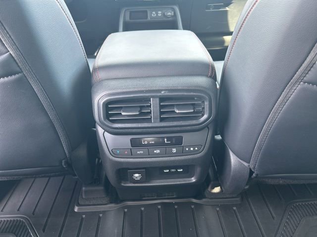 Used 2025 Honda Pilot TrailSport image 24