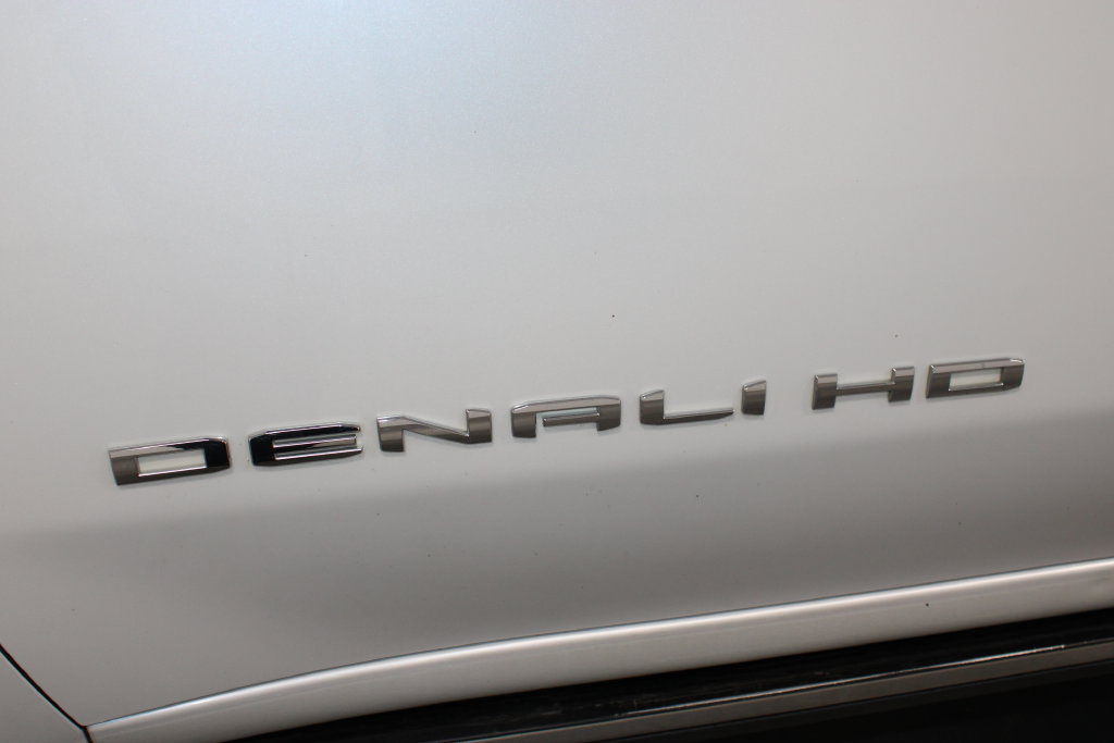 Used 2022 GMC Sierra 2500 Denali w/ Denali Ultimate Package AWD/4WD image 13