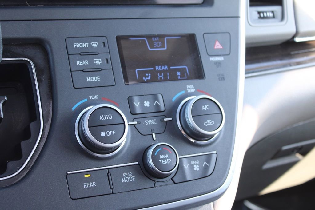 Used 2015 Toyota Sienna XLE image 45