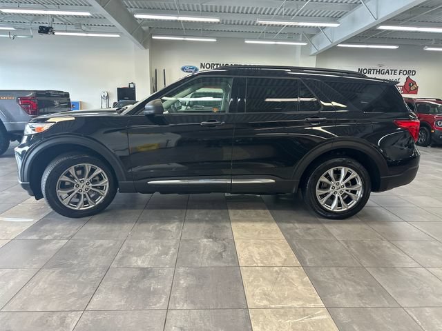Used 2020 Ford Explorer XLT w/ Equipment Group 202A AWD/4WD image 16