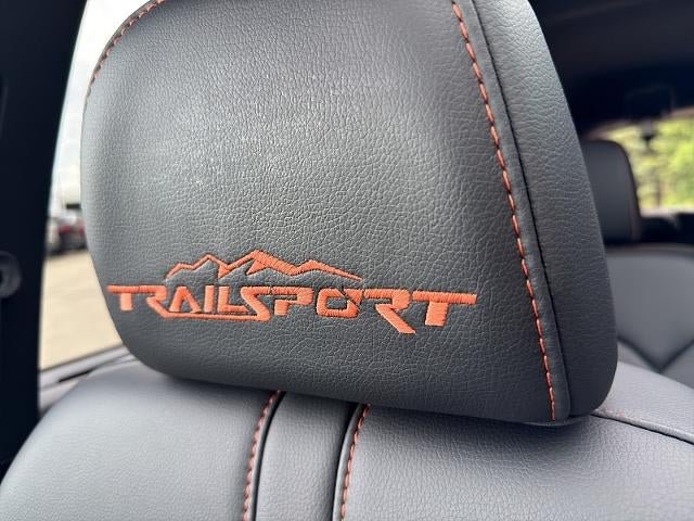 Used 2025 Honda Pilot TrailSport image 36