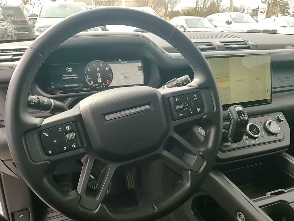 Used 2025 Land Rover Defender 110 S image 32