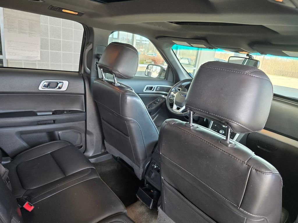 Used 2014 Ford Explorer XLT w/ Equipment Group 202A image 17