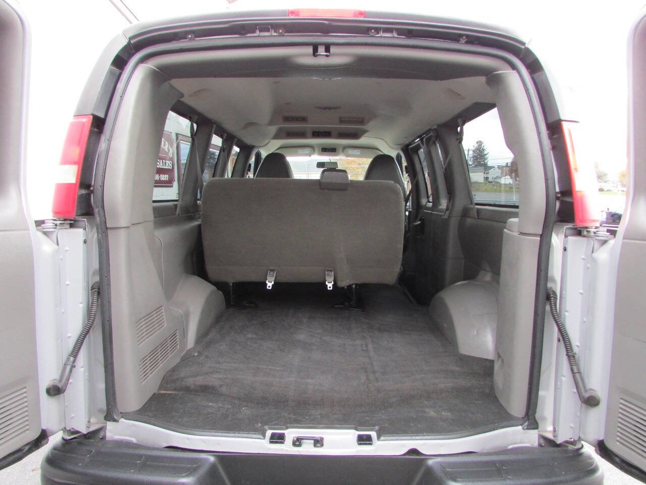 Used 2014 Chevrolet Express 1500 LS image 4
