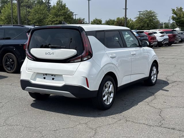 Used 2023 Kia Soul LX w/ LX Technology Package FWD image 2