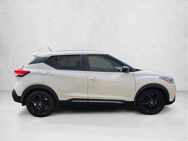 Used 2020 Nissan Kicks SR w/ SR Premium Package FWD image 4