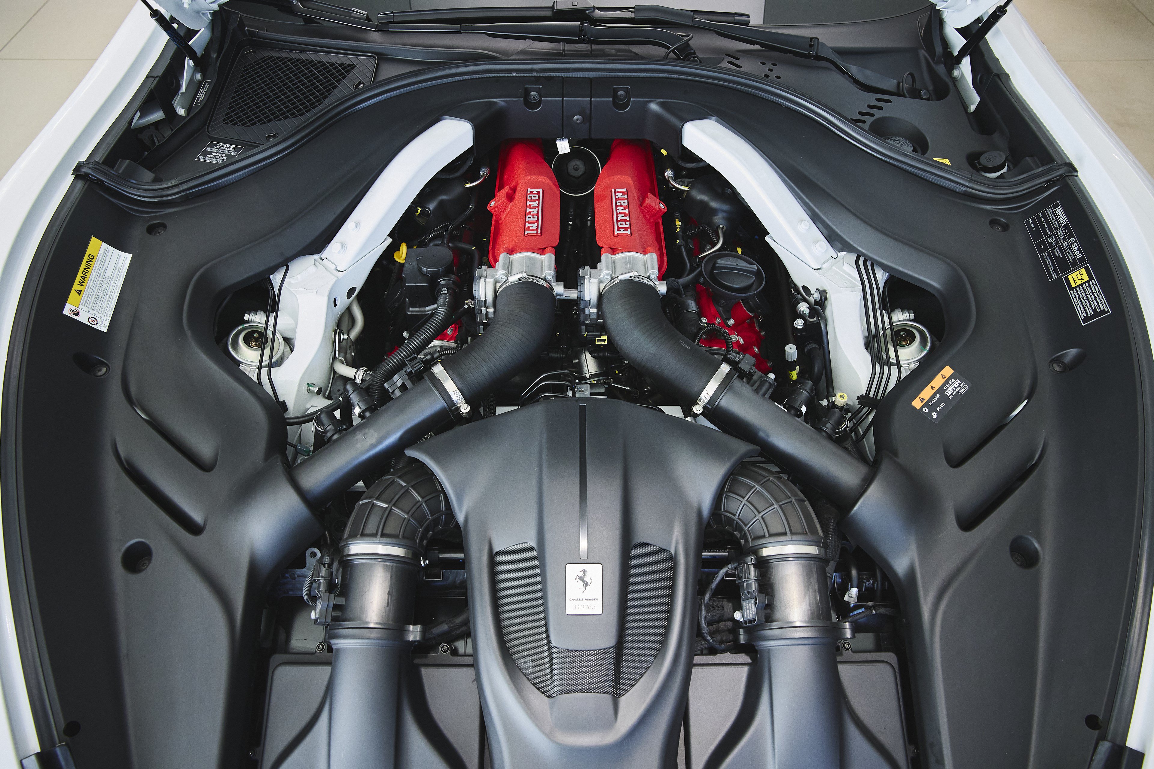 Used 2024 Ferrari Roma Spider RWD image 16