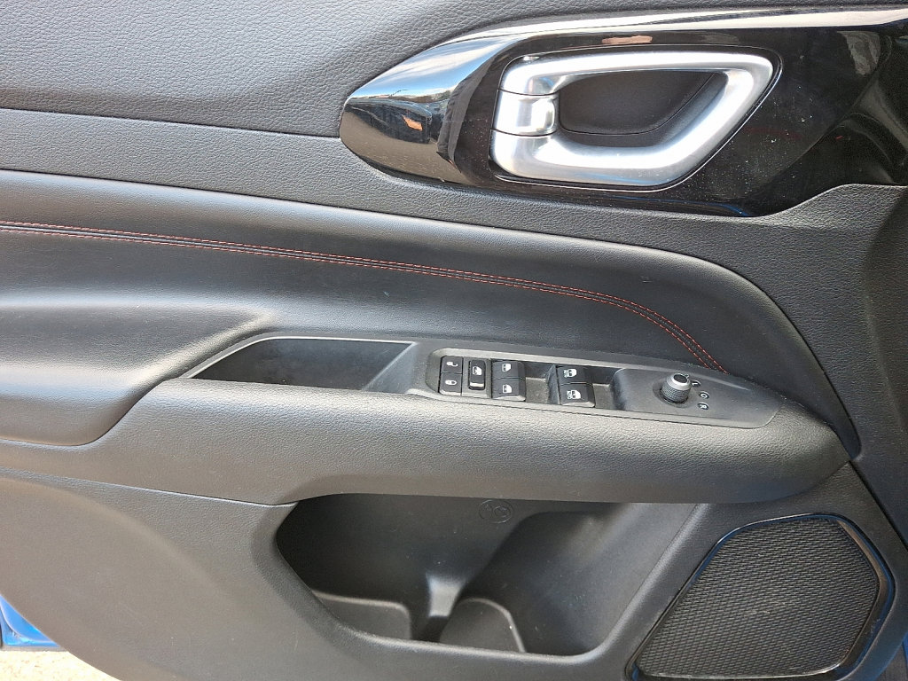 Used 2024 Jeep Compass Trailhawk image 23