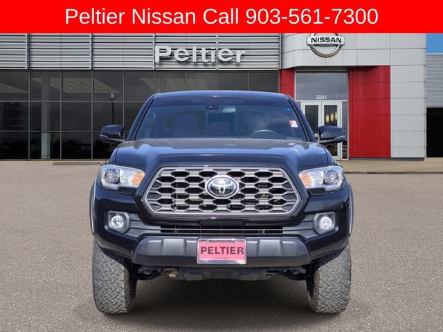 Used 2020 Toyota Tacoma TRD Off-Road w/ TRD Premium Off Road Package AWD/4WD image 2