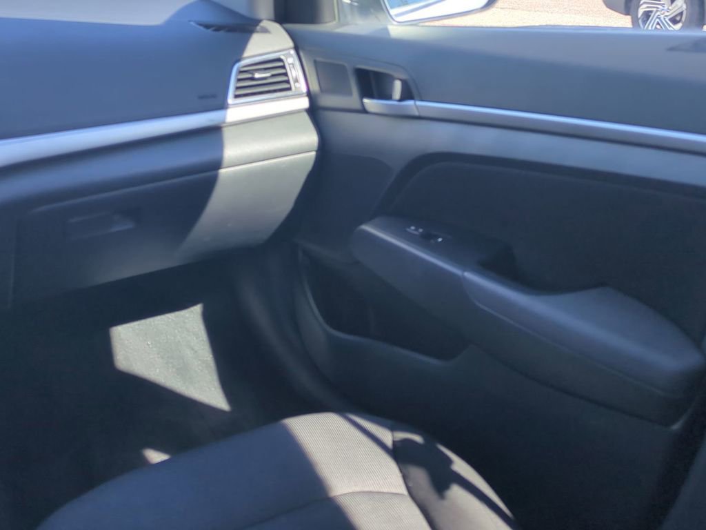Used 2018 Hyundai Elantra SEL w/ Cargo Package image 17
