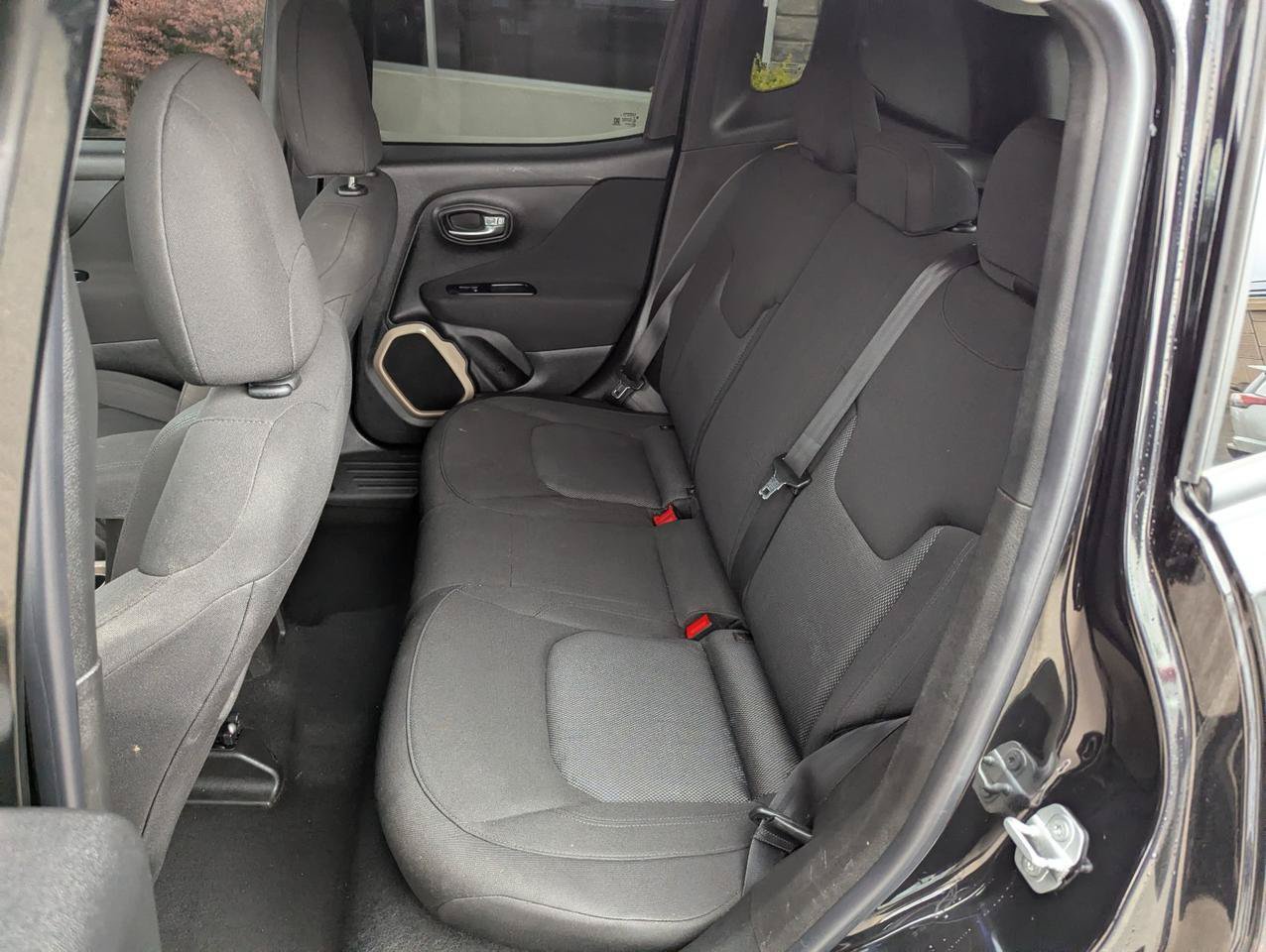 Used 2017 Jeep Renegade Latitude w/ Cold Weather Group AWD/4WD image 25