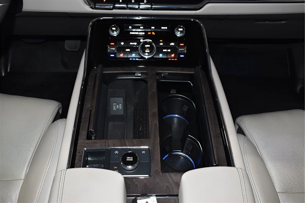 Used 2023 Lincoln Navigator L Reserve w/ Equipment Group 201A image 15