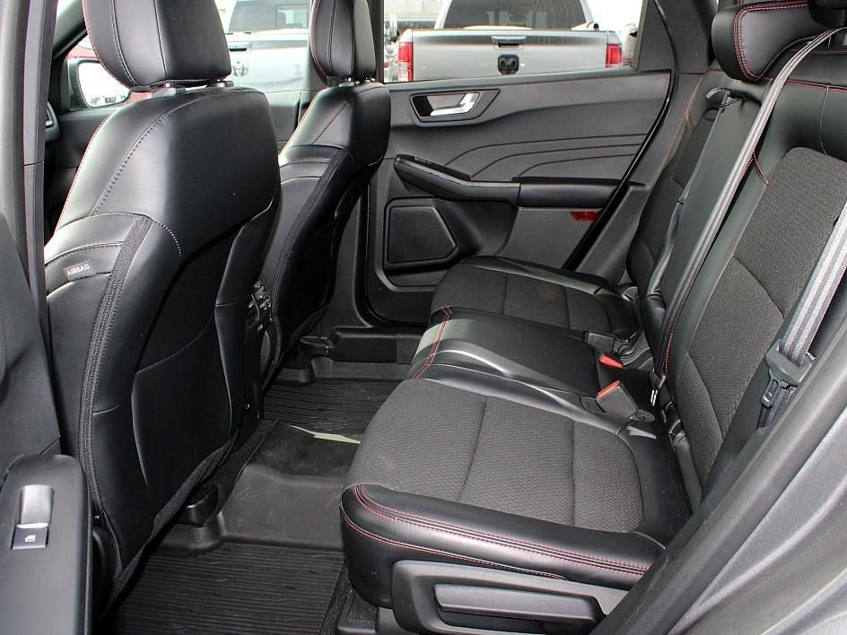 Used 2023 Ford Escape ST-Line Elite image 16