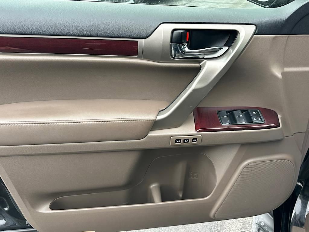 Used 2019 Lexus GX 460 image 20