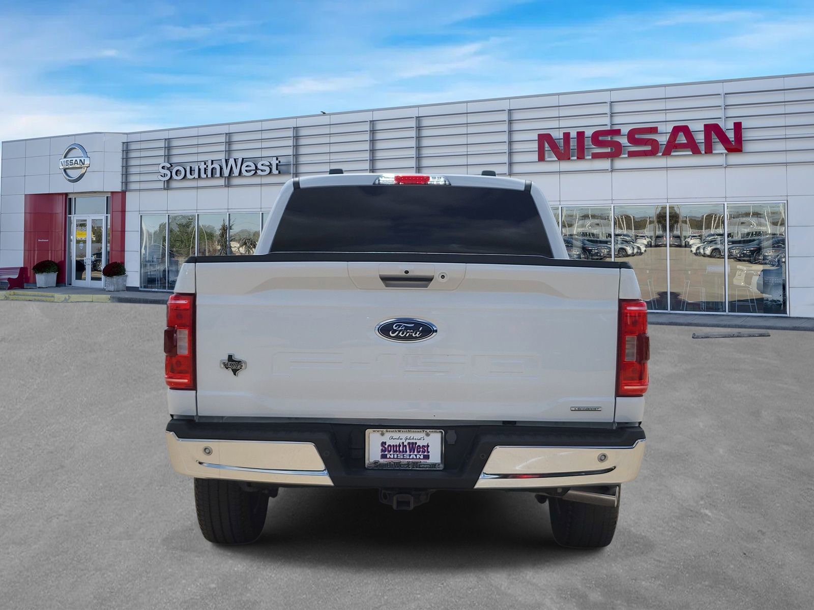 Used 2023 Ford F150 XLT w/ Equipment Group 302A High AWD/4WD image 7