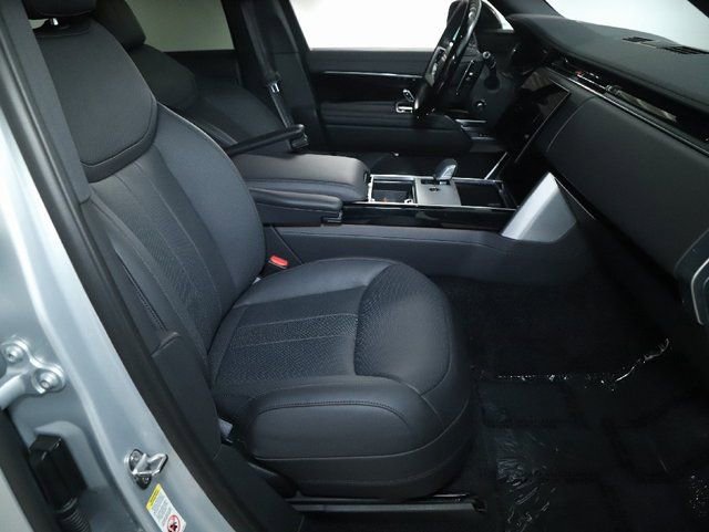 Certified 2025 Land Rover Range Rover SE image 29