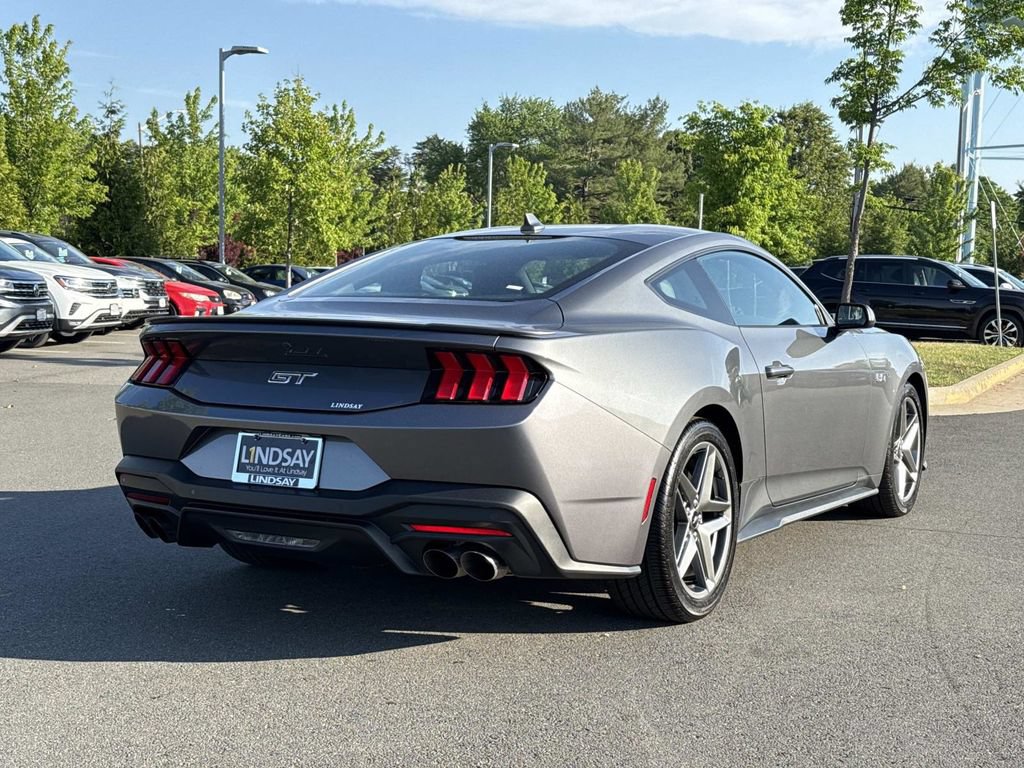 Used 2025 Ford Mustang GT Premium RWD image 3