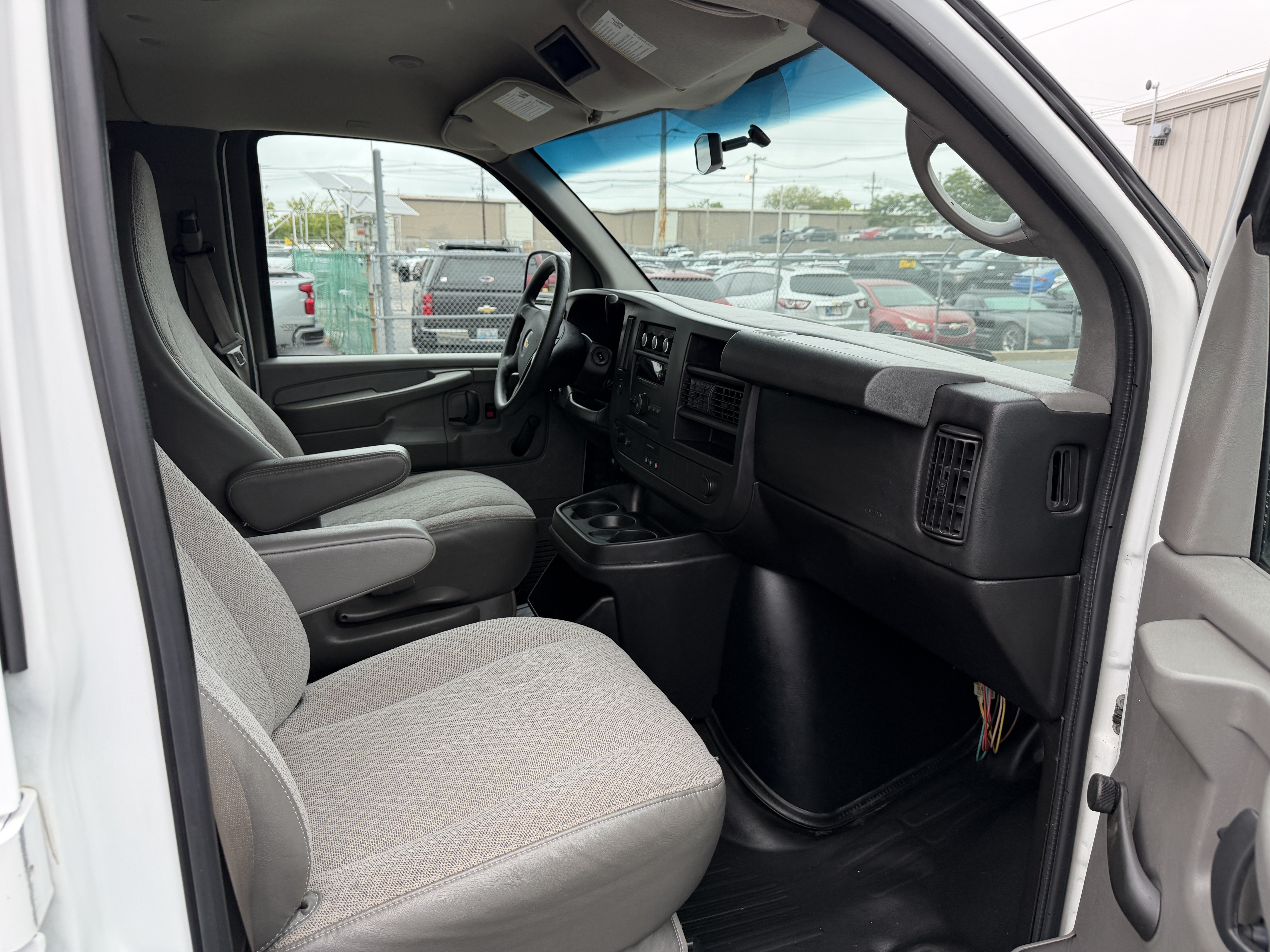 Used 2013 Chevrolet Express 1500 LS RWD image 21