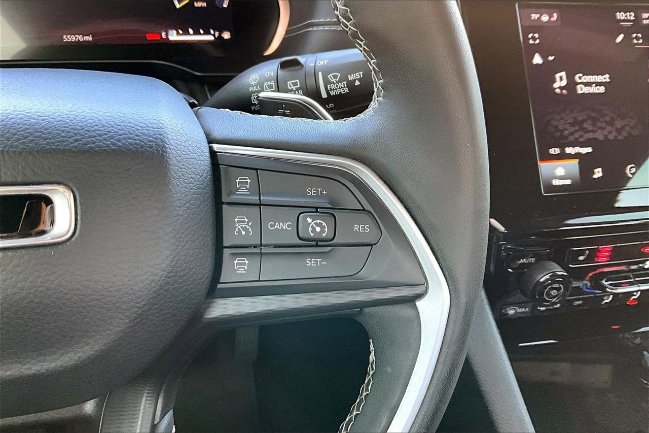 Used 2023 Jeep Grand Cherokee L Altitude image 27