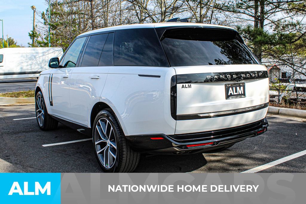 Used 2024 Land Rover Range Rover SE image 4