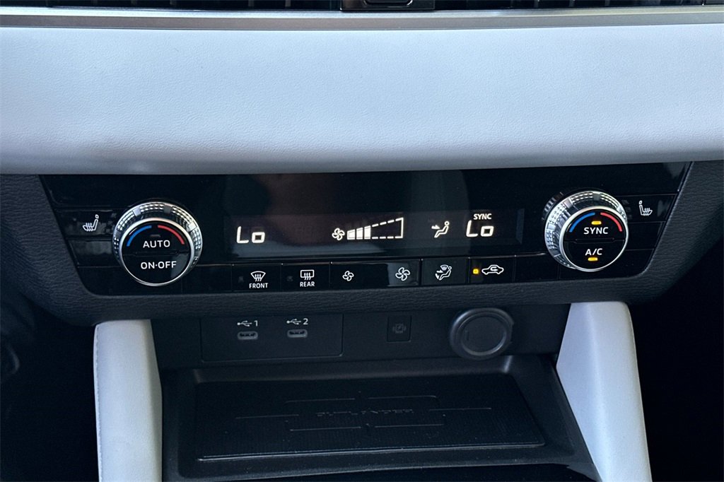 New 2025 Mitsubishi Outlander SE image 20