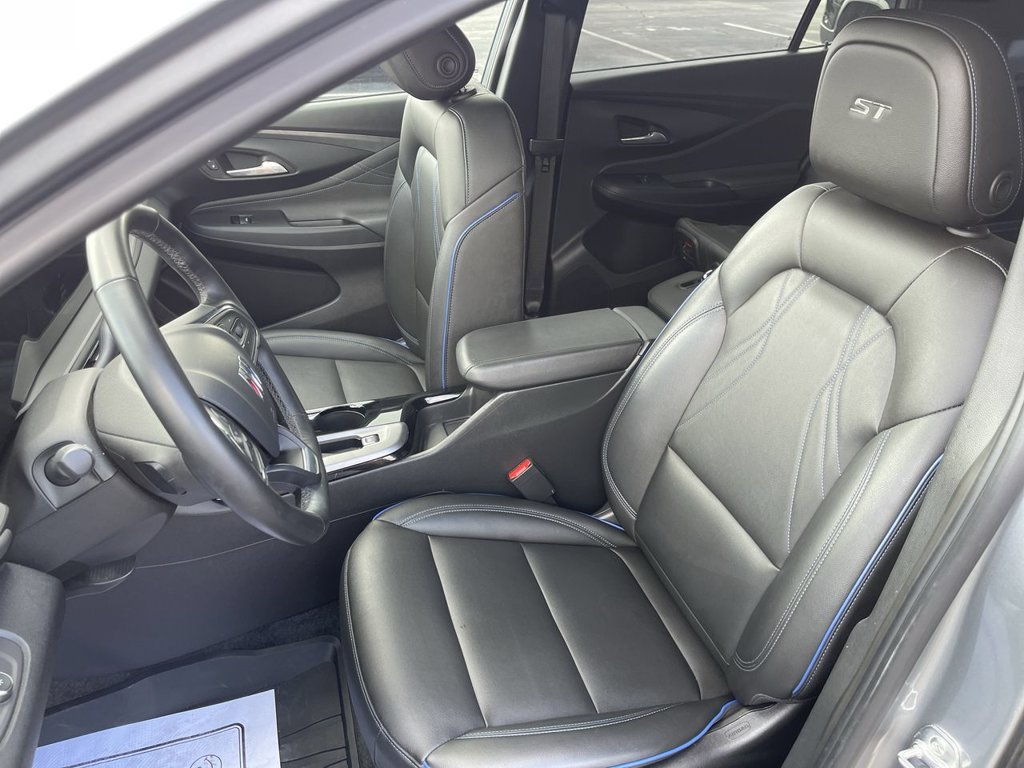 Used 2025 Buick Envista Sport Touring w/ Convenience I Package FWD image 11