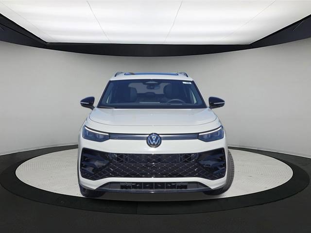 New 2026 Volkswagen Tiguan SE R-Line image 2