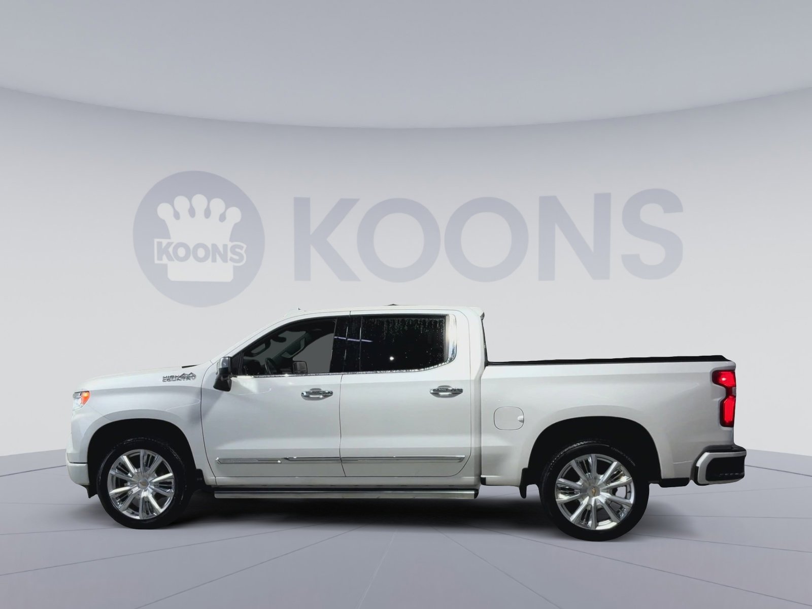 Used 2023 Chevrolet Silverado 1500 High Country w/ High Country Premium Package image 7