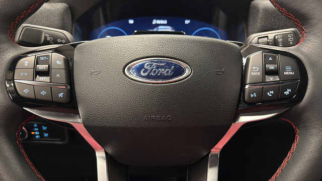 Used 2026 Ford Explorer ST-Line w/ ST-Line Street Pack AWD/4WD image 15
