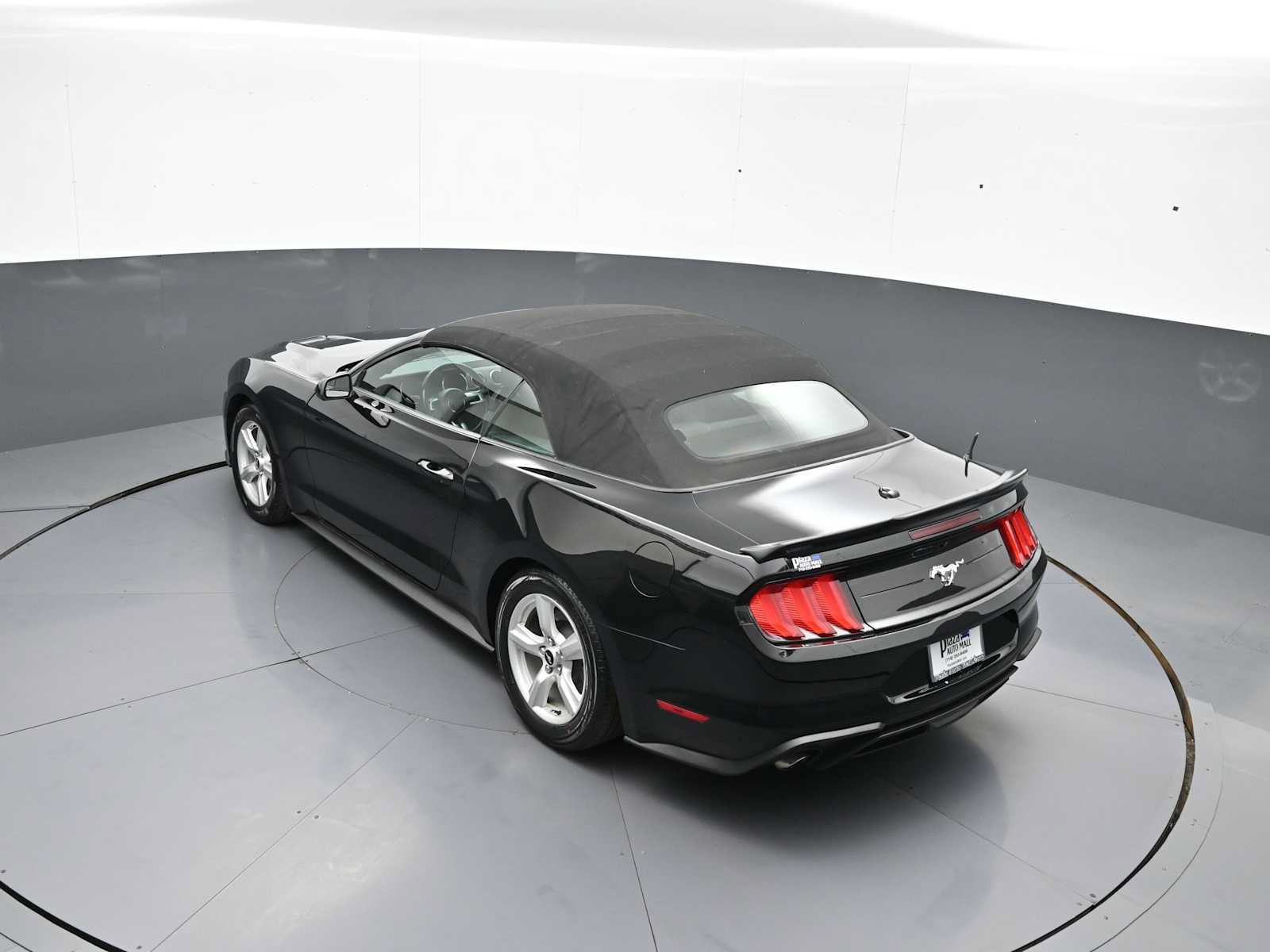 Used 2019 Ford Mustang Convertible RWD image 41