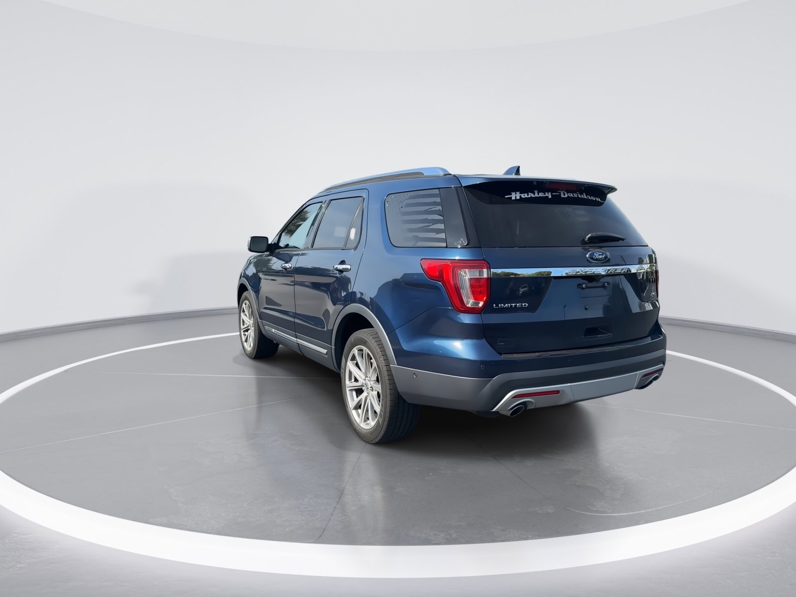 Used 2017 Ford Explorer Limited w/ Equipment Group 301A image 7