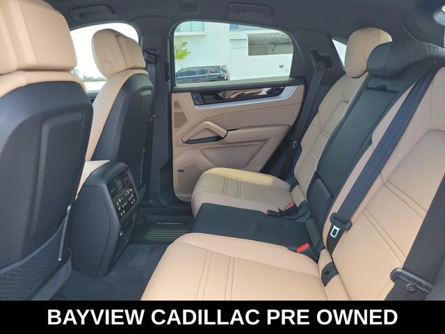 Used 2025 Porsche Cayenne Coupe AWD/4WD image 17