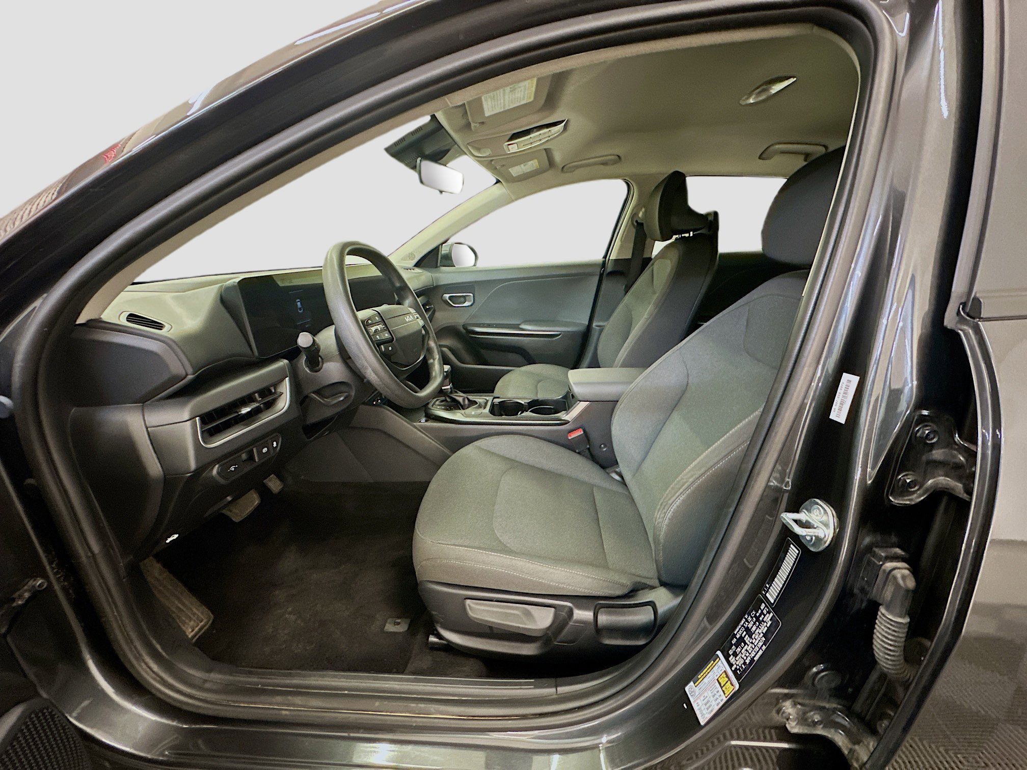 Used 2025 Kia K4 LXS image 13