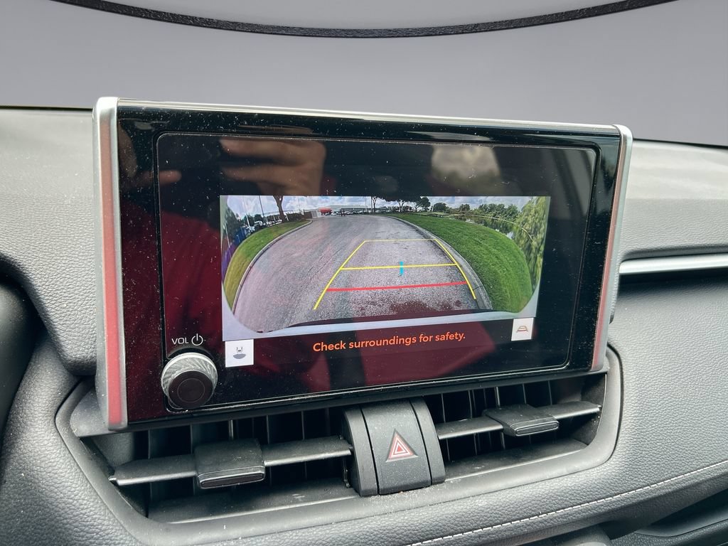 Used 2025 Toyota RAV4 XLE FWD image 24