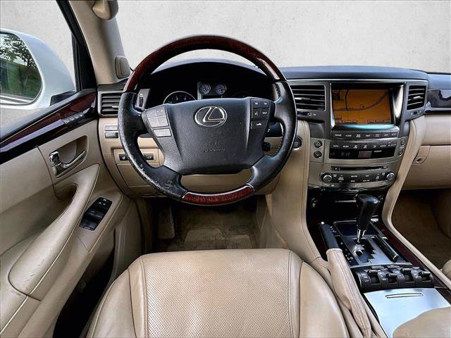 Used 2011 Lexus LX 570 4WD w/ Luxury Pkg w/Pre-crash image 7
