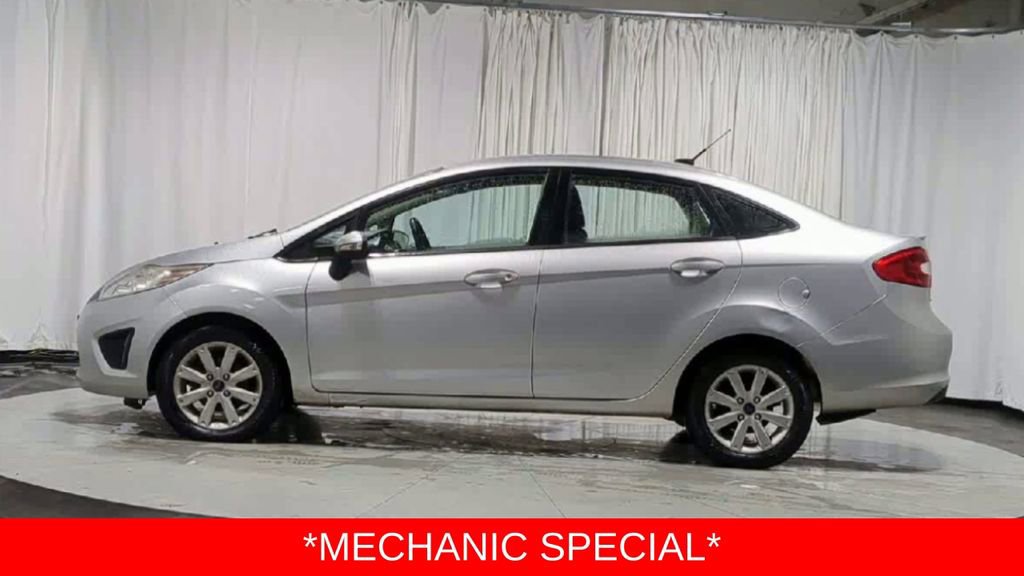 Used 2013 Ford Fiesta SE image 5