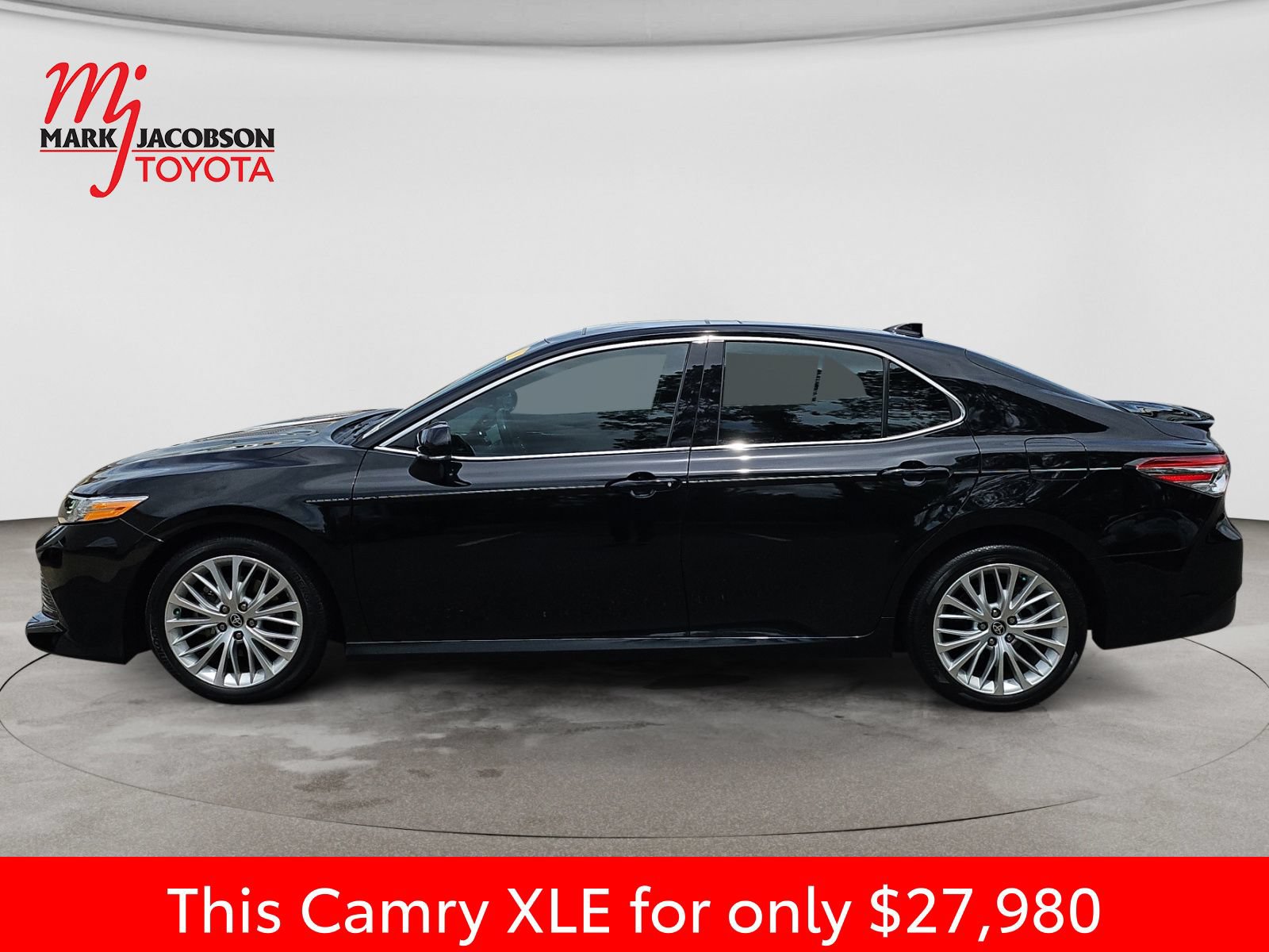 Used 2020 Toyota Camry XLE FWD image 15