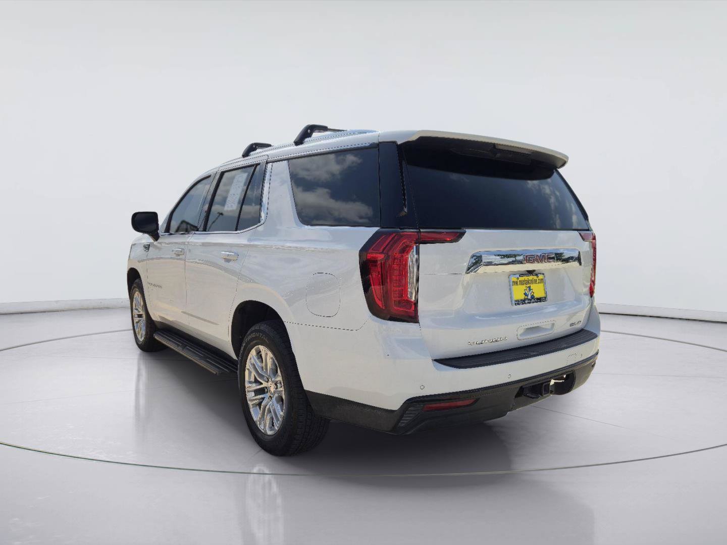 Used 2022 GMC Yukon SLE RWD image 3