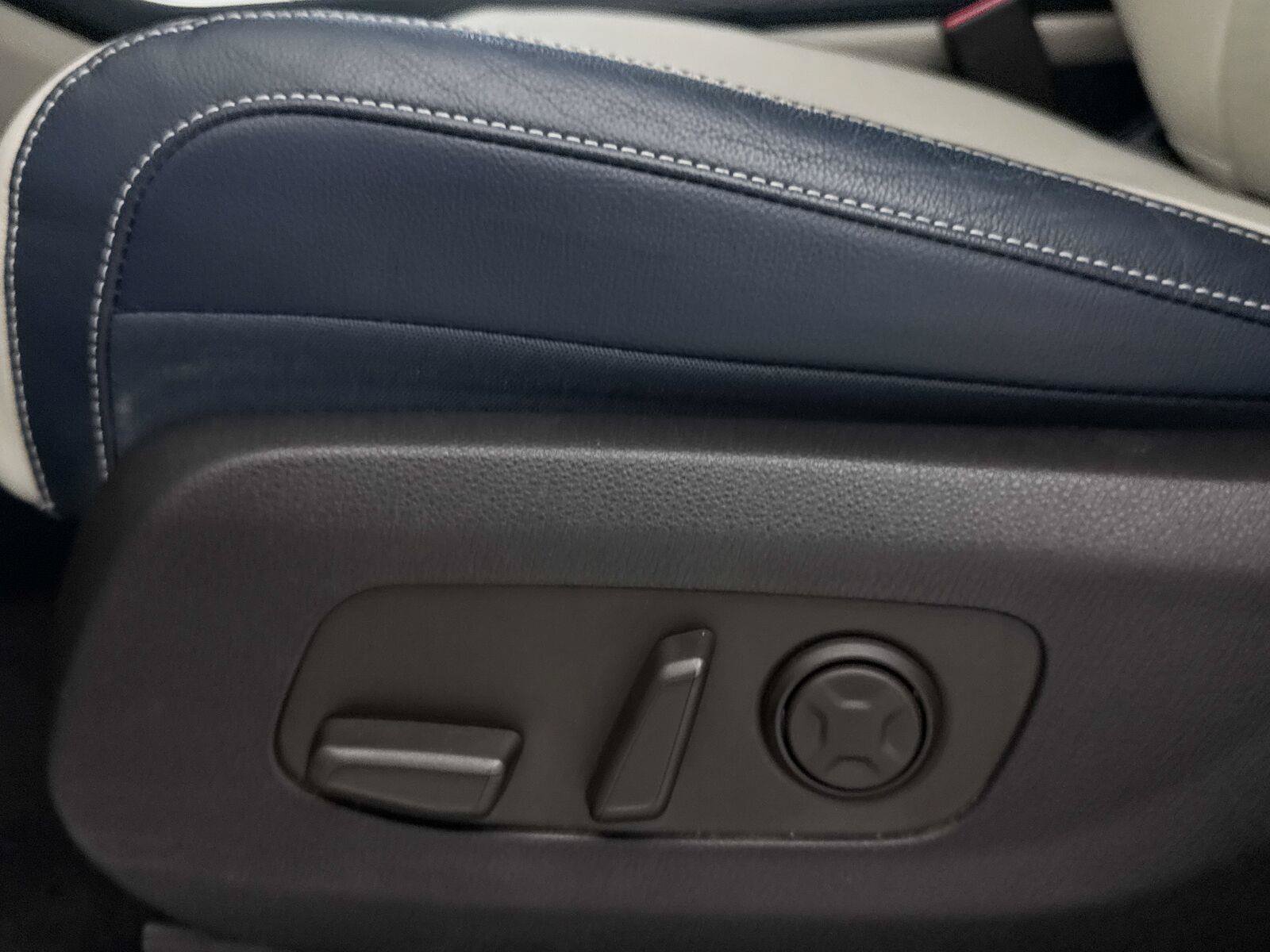 Used 2025 Kia Carnival SX Prestige FWD image 31