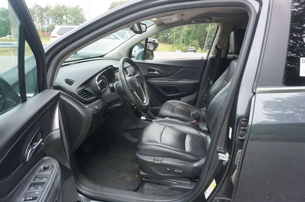 Used 2017 Buick Encore Essence FWD image 2