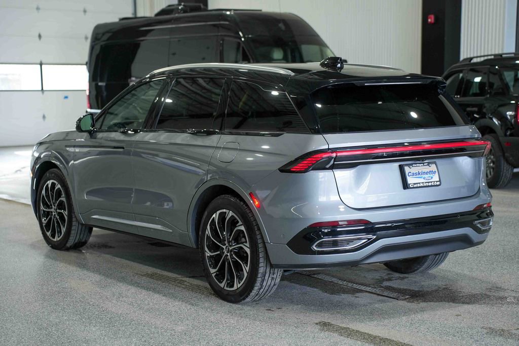 Used 2024 Lincoln Nautilus Reserve w/ Equipment Group 202A image 8