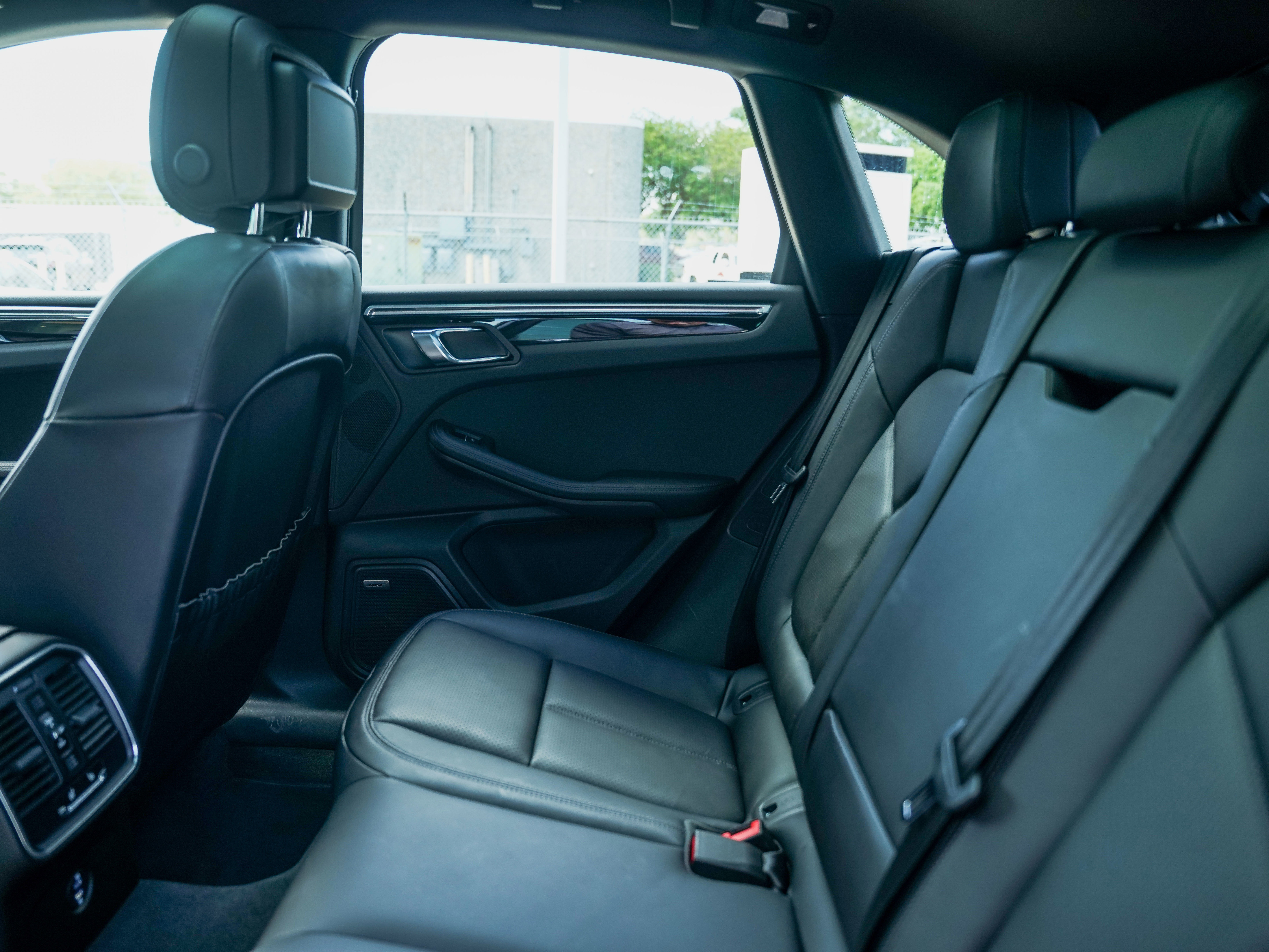 Certified 2025 Porsche Macan image 27