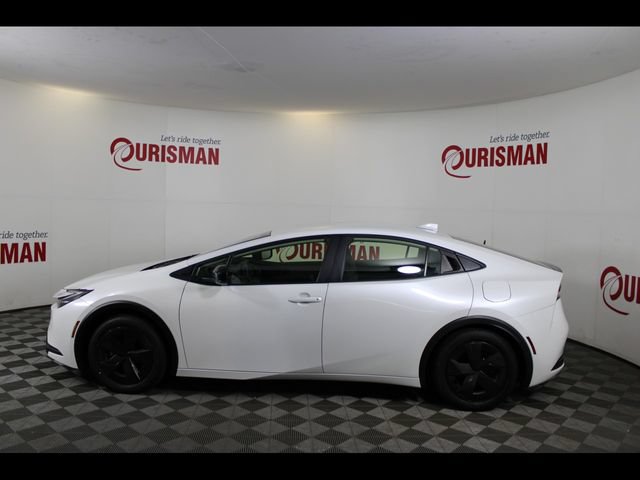 Used 2025 Toyota Prius LE FWD image 5
